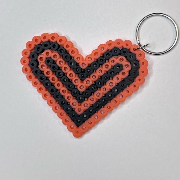 Black and orange heart keychain handmade with perler beads - Picture 1 of 4